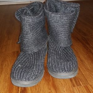 Gray knit ugg boots